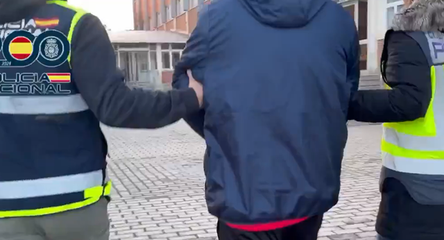 Detienen a un entrenador de fútbol base en Coslada en el vestuario antes de un partido por presuntos abusos sexuales: «Estamos muy sorprendidos»