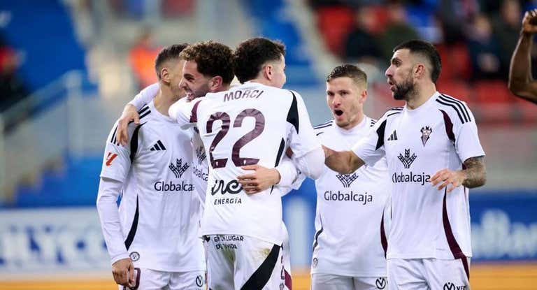El Albacete celebra la victoria ante el Almería.