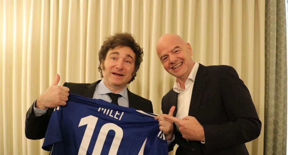 Milei e Infantino durante un acto de promoción del Mundial 2030.