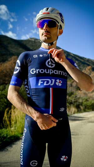 Maillot del equipo Groupama-FDJ para 2025. GROUPAMA-FDJ