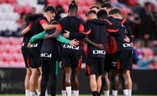 El Athletic busca la normalidad en su semana más movida: el cariño de Valverde con Berenguer como ejemplo de unión