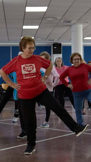 Clase de gimnasia Fundación Cepaim.  David Momblan. Fundación “la Caixa”