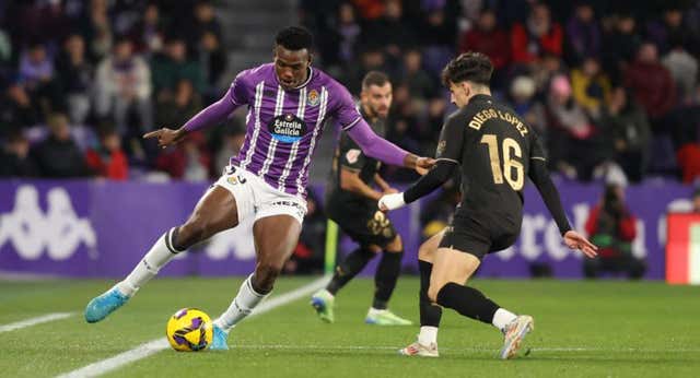 Juma Bah estalla tras marcharse del Valladolid: afirma que su fichaje por el City fue “legal” y acusa al club pucelano de “infamias”