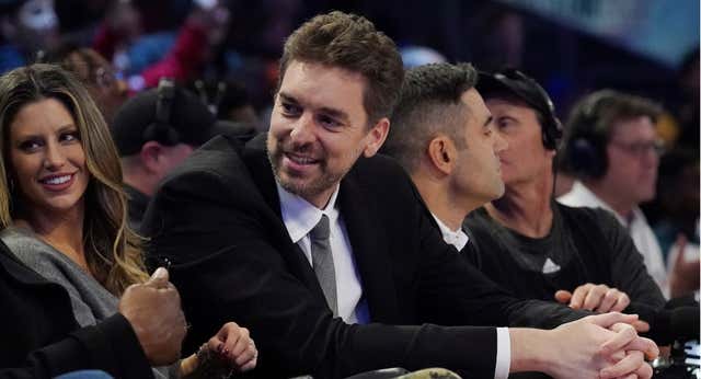 Pau Gasol ‘celebra’ la firma del Convenio Colectivo y vuelve a arrimar el hombro al fútbol femenino: “Marcan un avance imprescindible”