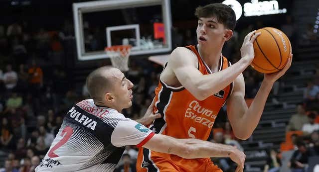 La NBA monitoriza a Sergio de Larrea, la joya de la cantera española del Valencia Basket que ya ha recibido la alternativa de Scariolo