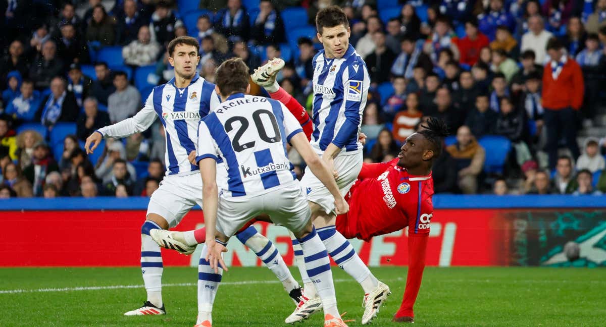 Jugadores de la Real Sociedad, contra el Getafe. /EFE