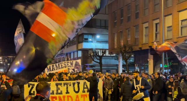 Bilbao recupera la animación con un movimiento reivindicativo… ¡y con Muniain de vuelta a casa!