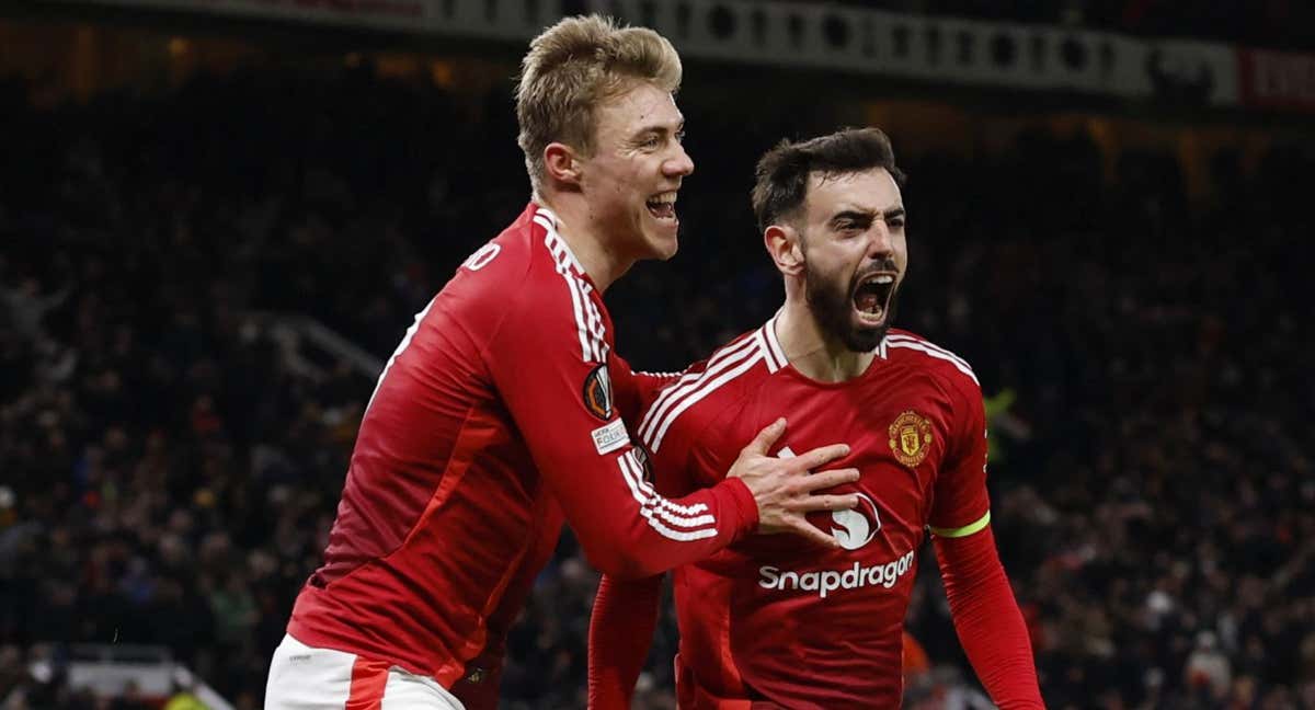El Manchester United celebra un gol en un partido de Europa League.