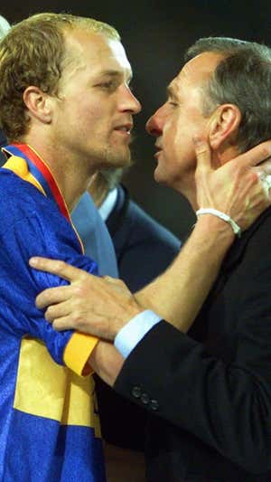 Johan y Jordi tras la final de la UEFA.  EPA