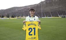 Stefan Bajcetic llega a Las Palmas con la comanda de que «saque su lado más serbio»