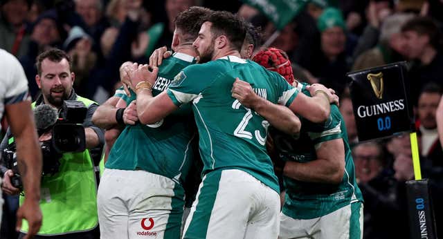 Irlanda supera el susto de Inglaterra en el estreno del Seis Naciones