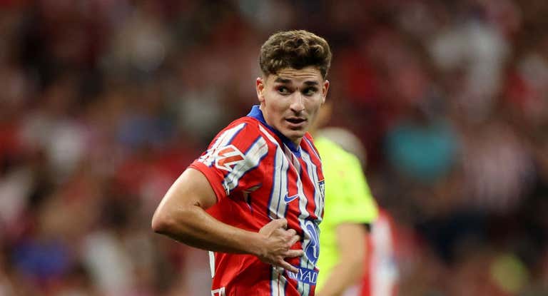 El Atlético necesita a Julián Alvarez en el Bernabéu.