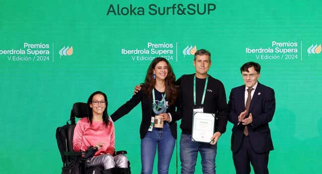 Aloka Surf triunfa sin bajarse de la ola del deporte inclusivo: «Queremos que cualquier persona pueda practicar surf»