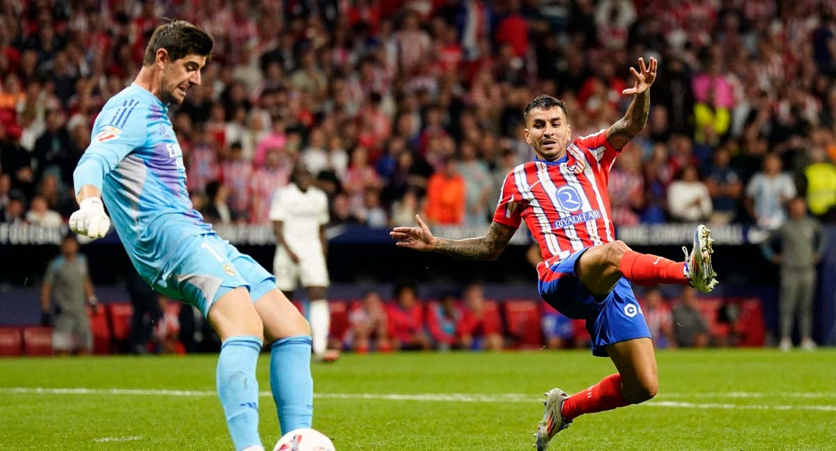 Courtois, durante el Atlético de Madrid - Real Madrid de la primera vuelta./REUTERS