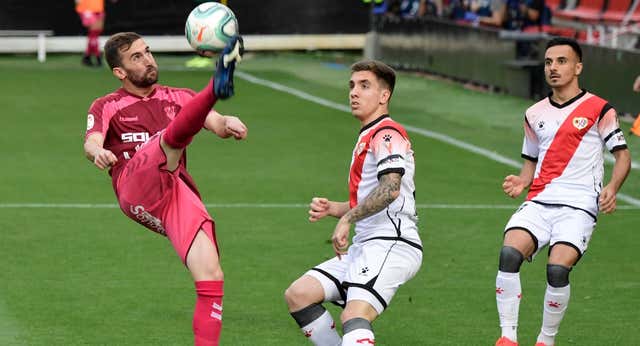 El Rayo Vallecano ofrece renovar dos años a Joni Montiel… a contrarreloj
