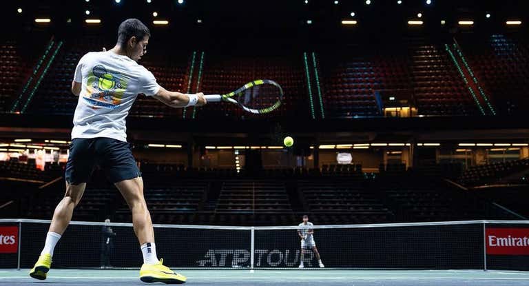 Carlos Alcaraz, durante un entrenamiento en el ATP 500 de Rotterdam.