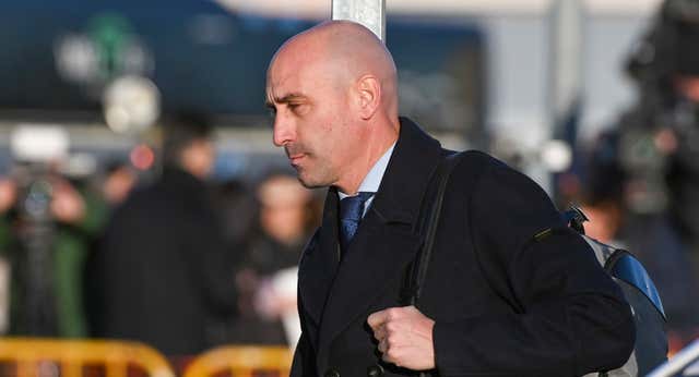 ¿Puede entrar en prisión Luis Rubiales? A qué condena se enfrenta el expresidente de la RFEF
