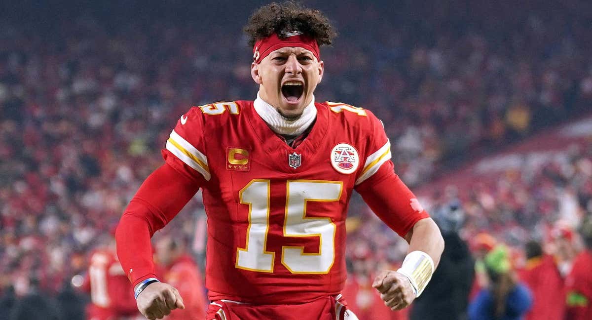 Patrick Mahomes celebra la victoria de Kansas ante los Bills. /REUTERS