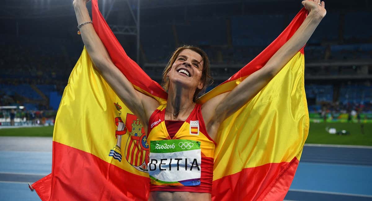 Ruth Beitia: «La gente me pregunta cómo una campeona olímpica está sentando a gente en un palco» 