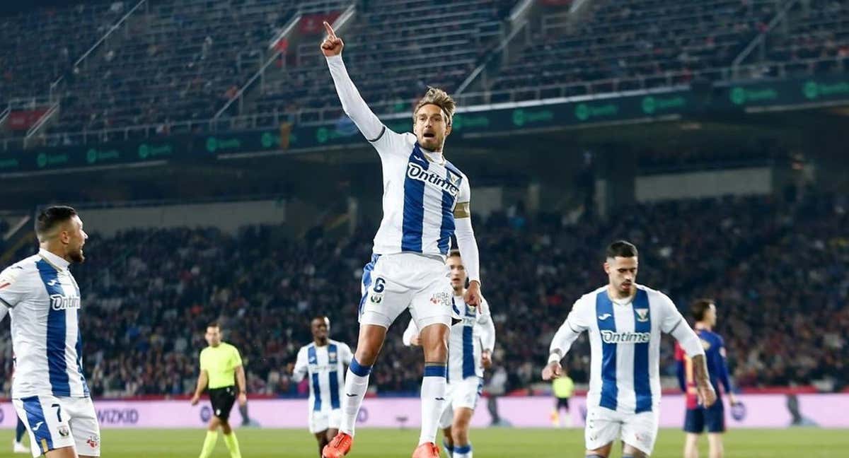 Sergio González celebra su gol al Barcelona. /INSTAGRAM