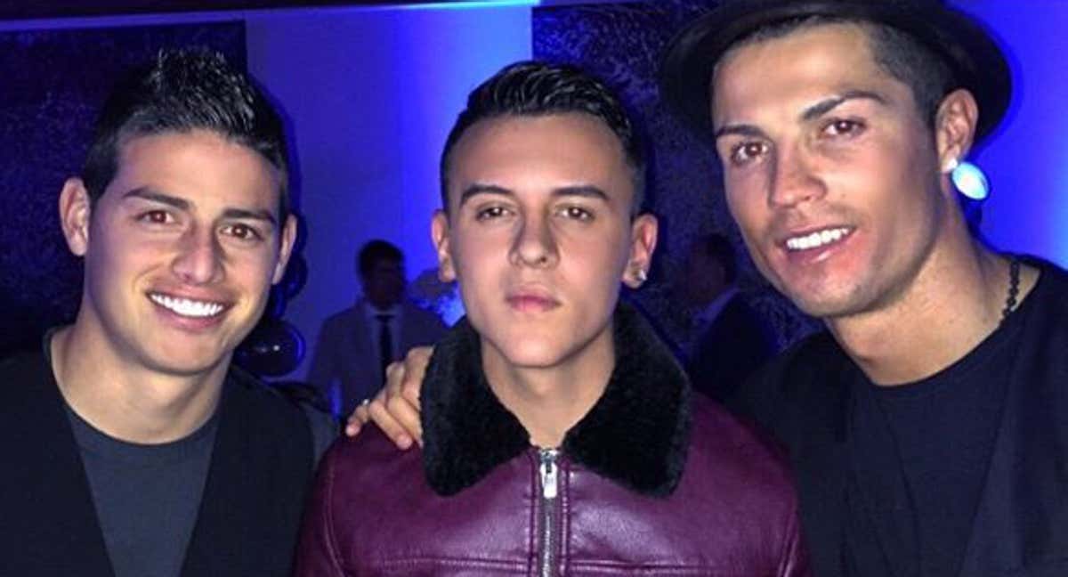 Kevin Roldán, junto Cristiano Ronaldo y James Rodríguez en la fiesta del 30 cumpleaños del luso./INSTAGRAM