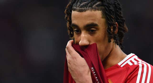 Leny Yoro desvela las consecuencias del ‘no’ al Real Madrid y fichar por el Manchester United: «Sentí presión»