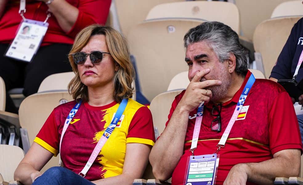 El Gobierno culmina con la absolución de Louzán un año y medio de «ridículos» con la RFEF