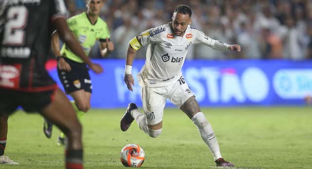 Neymar redebuta en Santos en su cumpleaños, con destellos y un MVP: «Esperaba correr menos»