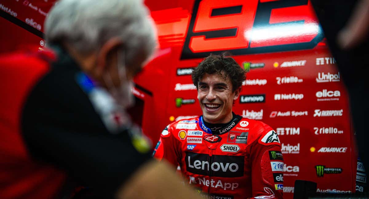 Marc Márquez, en el box. /Ducati