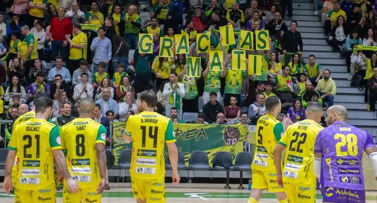 Una pancarta de agradecimiento en el Olivo Arena a Mati Rosa por descartar el ofrecimiento del Sporting de Portugal. /JAÉN PARAÍSO INTERIOR