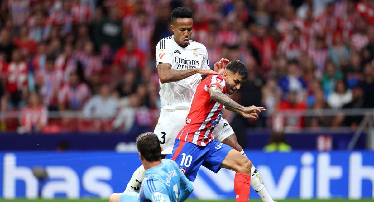 Real Madrid y Atlético de Madrid en un partido./Getty