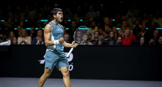 Alcaraz suda la gota gorda para tumbar a Hurkacz y se planta en la final de Rotterdam