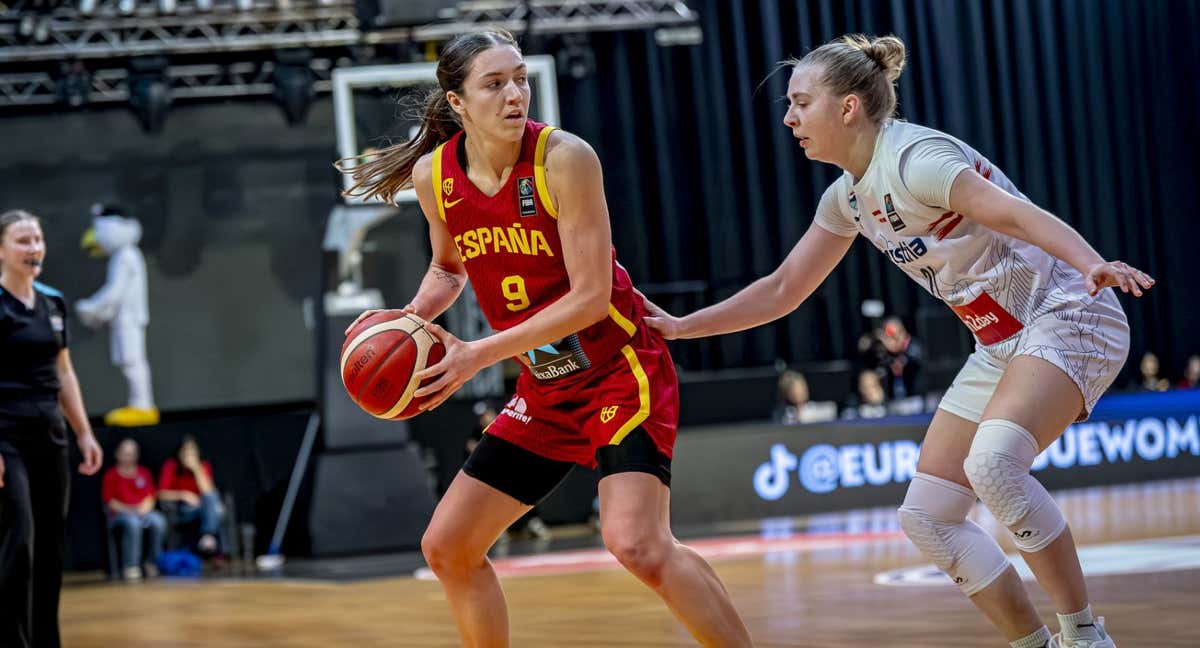 Helena Pueyo en el partido contra Austria./FEB | A. Nevado