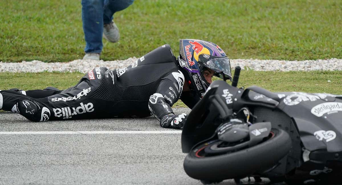 Jorge Martín tras su caída en Sepang.