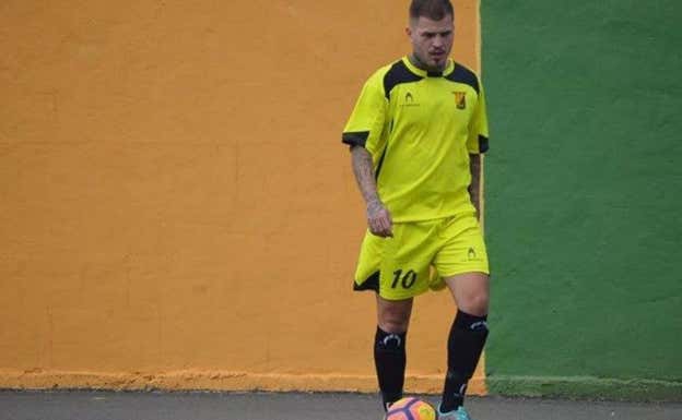 Agoney, con la “10” del Club Deportivo Saucillo CD Saucillo