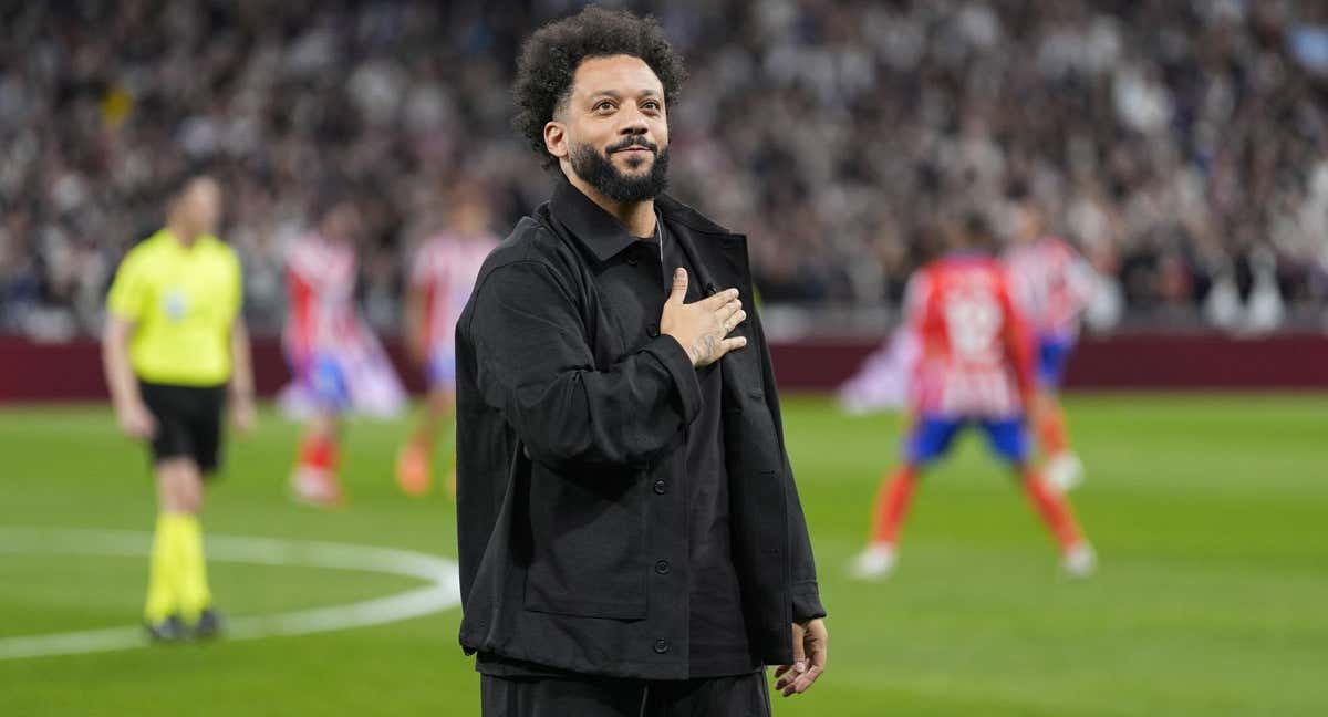 Marcelo, durante su homenaje en el derbi. /EP