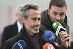 Jorge Vilda suelta la bomba al llegar y pide protección para salir hasta el Mercadona: «Agradezco los mensajes de apoyo de algunas jugadoras»