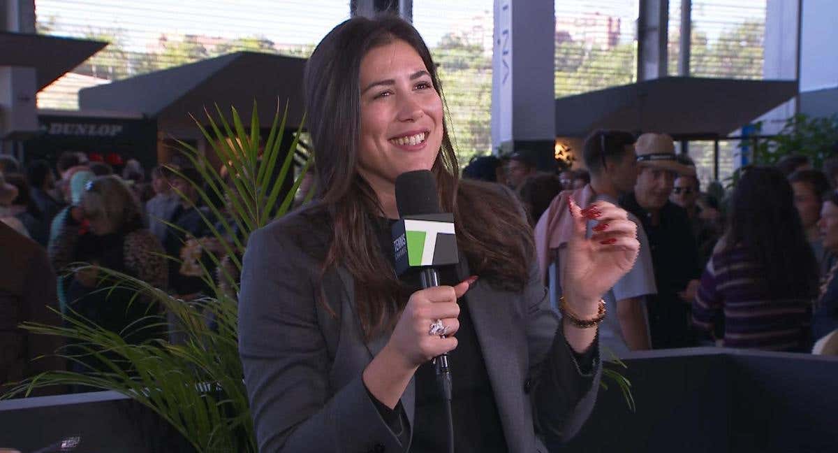 Garbiñe Muguruza, con el micrófono de Tennis Channel./Tennis Channel