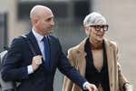 Así es Olga Tubau, la abogada que defiende a Rubiales, encarceló a Barrionuevo y consiguió la absolución del jefe de los Mossos