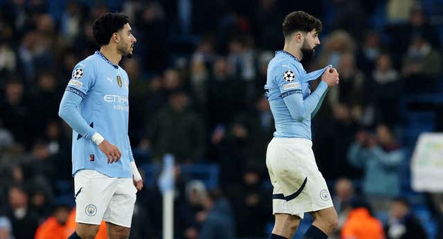 Los 243 millones en fichajes del Manchester City solo dan para seis minutos con Pep Guardiola