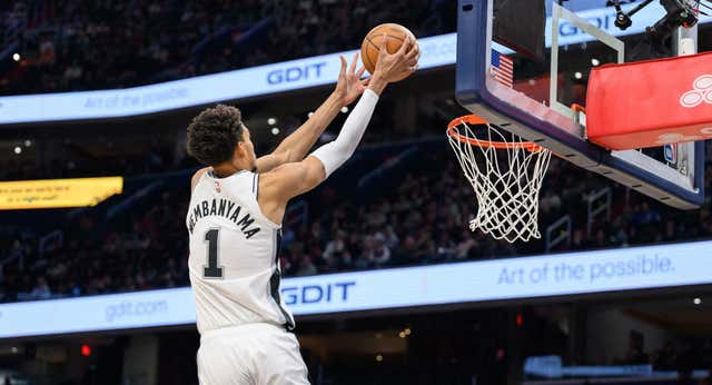 Wembanyama acepta el envite de Luka Doncic y mete miedo con su nuevo socio De’Aaron Fox