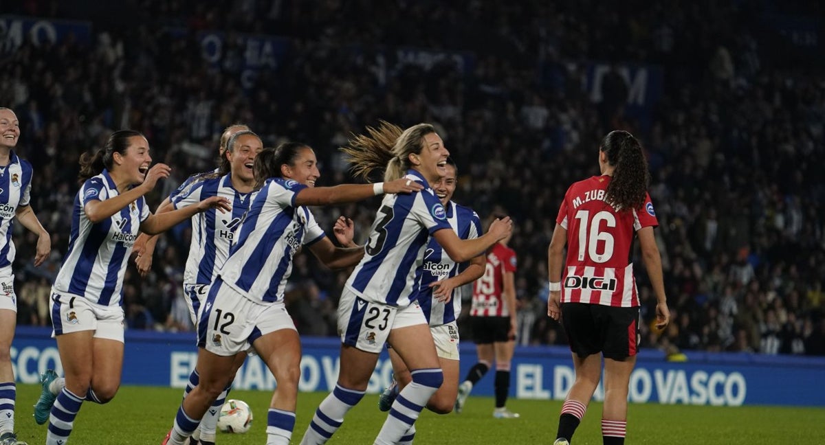 Athletic y Real Sociedad en un partido de la Liga F.