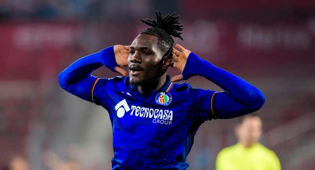 Uche y Mayoral despiertan al ‘EuroGeta’ y alargan el bache del Girona