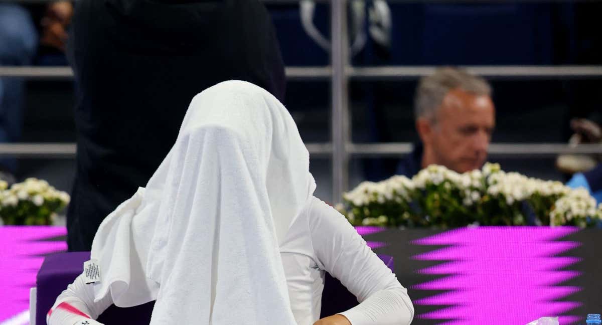 Swiatek, en su partido ante Ostapenko./REUTERS