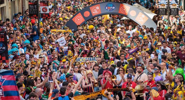 El revés que cambió el sino de la Copa por el encuentro de aficiones, un “monstruo” que demuestra que el “baloncesto es un deporte especial”
