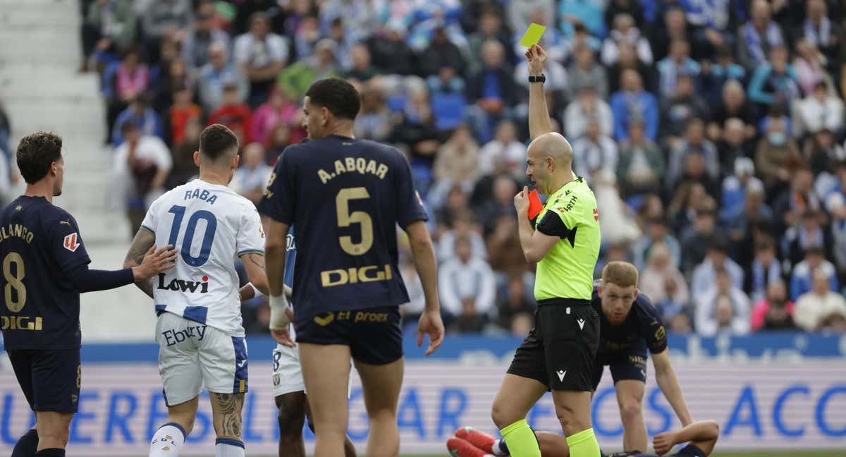 González Fuertes, en el Leganés-Alavés./EFE