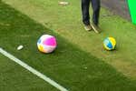 El Sadar se burló de Vinicius con balones de playa... en mitad del homenaje a Roberto Santamaría
