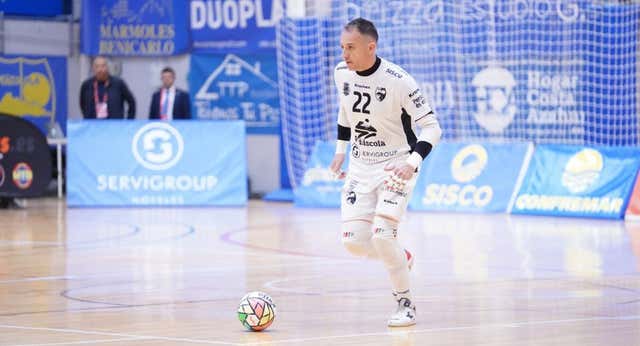 Preconvocan para la Selección a un portero de 45 años