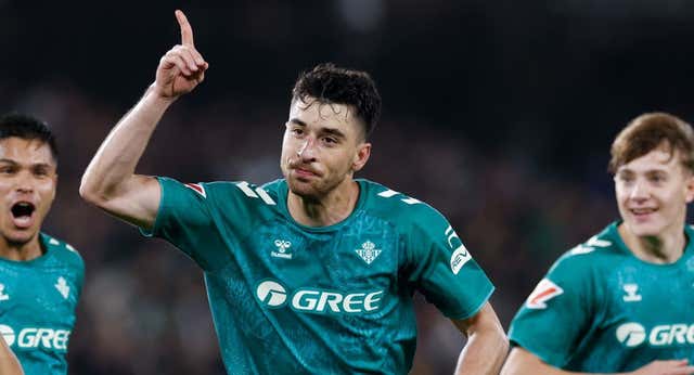 LALIGA bloquea las emisiones de las plataformas ilegales DazcFutbolios y RBTV77 en España