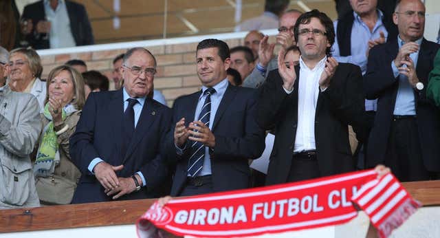 El encuentro frustrado entre Florentino y Puigdemont tras la declaración de independencia acabó con derrota del Real Madrid y exilio del político